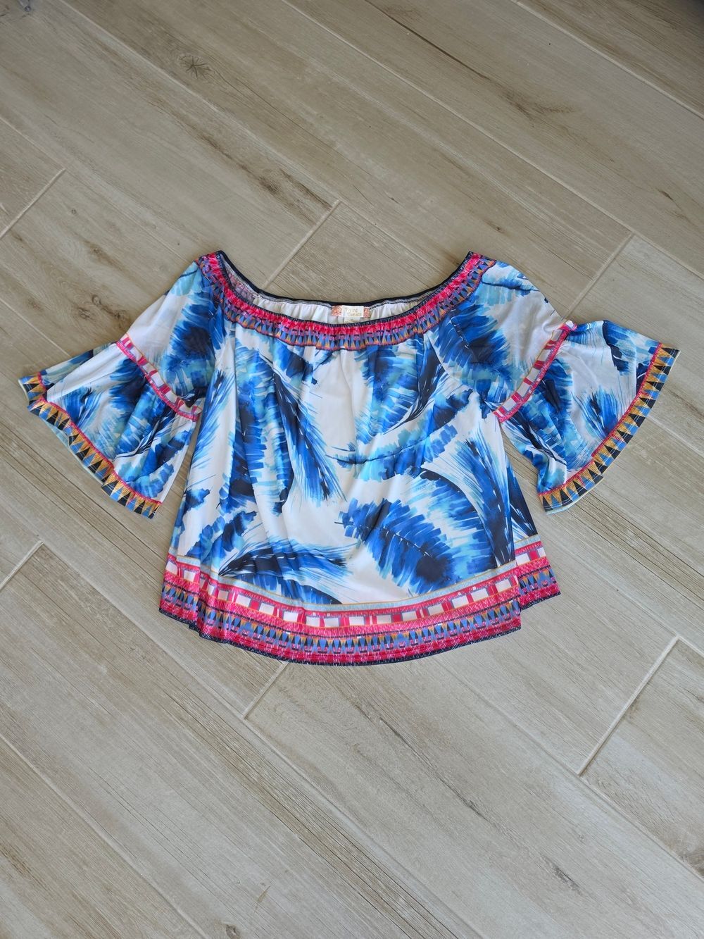 Flying Tomato White Off-Shoulder Top with Blue Palm Print and Pink Trim 1X